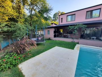 Venta de excelente casa en el Barrio Los Paraisos en Cardales! DIVINA!