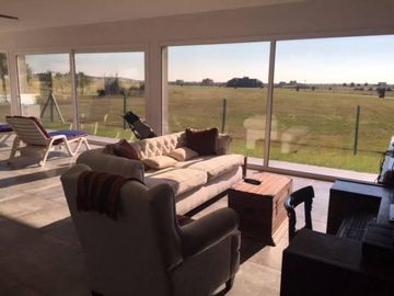 CASA EN VENTA EN BARRIO EL CANTON  – MAROTO PROPIEDADES