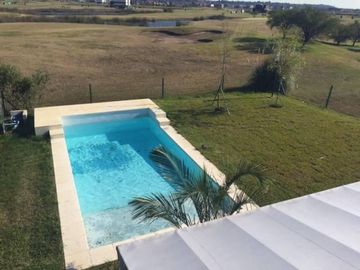 CASA EN VENTA EN BARRIO EL CANTON  – MAROTO PROPIEDADES