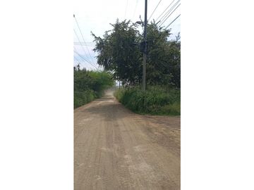 SE VENDE LOTE EN YUMBO TP 8268428