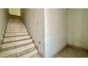 Casa bifamiliar de dos pisos más terraza en venta Barrio Santa Bárbara