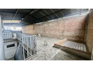Casa bifamiliar de dos pisos más terraza en venta Barrio Santa Bárbara
