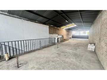 Casa bifamiliar de dos pisos más terraza en venta Barrio Santa Bárbara