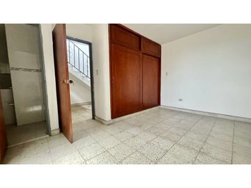 Casa bifamiliar de dos pisos más terraza en venta Barrio Santa Bárbara