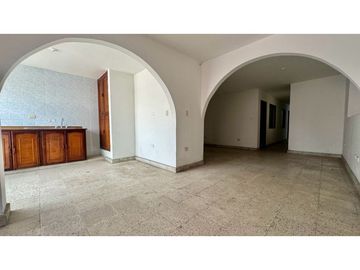 Casa bifamiliar de dos pisos más terraza en venta Barrio Santa Bárbara