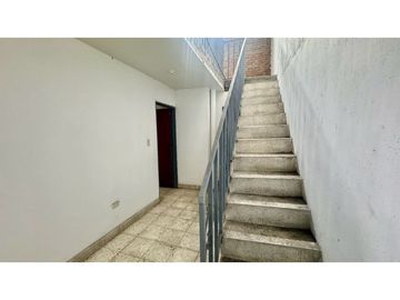Casa bifamiliar de dos pisos más terraza en venta Barrio Santa Bárbara