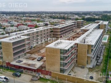 Venta Departamento 3 ambientes con jardin, Terrazas de Santa Maria con pileta, Villanueva,  Nordelta, Tigre