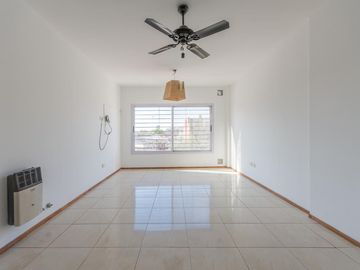 VENTA/PERMUTA - Departamento 2 dormitorios - Echesortu, Rosario.