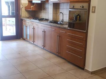 Casa en Venta-única en el barrio