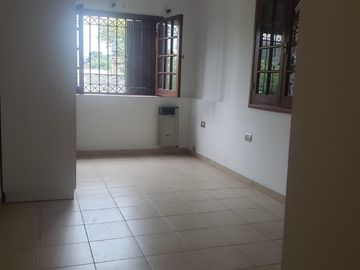 Casa en Venta-única en el barrio