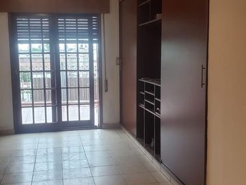 Casa en Venta-única en el barrio