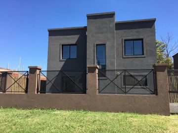 DUPLEX EN CASAS DEL PILAR KM 55 - COCHERA - SIN EXPENSAS - A ESTRENAR - FINANCIACION PROPIA