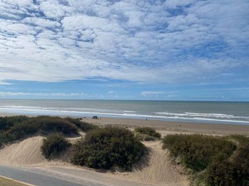 VENTA - DEPARTAMENTO 2 AMBIENTES MAR DE AJO -  FRENTE AL MAR