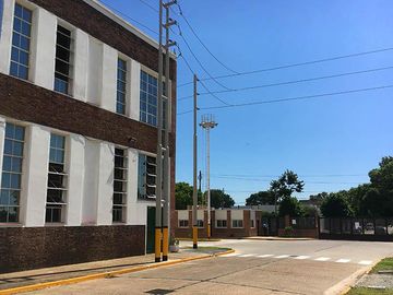 Parque Industrial - Galpón -  1370 m2 cubiertos - Alquiler - Quilmes