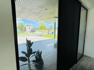 Casa en venta - 3 Dormitorios 4 Baños - Cocheras - 216,50Mts2 - El Naudir, Escobar