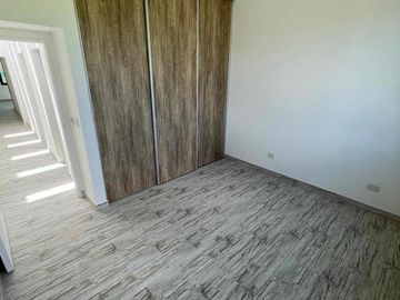 Casa en venta - 3 Dormitorios 4 Baños - Cocheras - 216,50Mts2 - El Naudir, Escobar