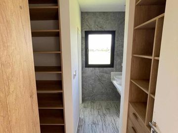 Casa en venta - 3 Dormitorios 4 Baños - Cocheras - 216,50Mts2 - El Naudir, Escobar