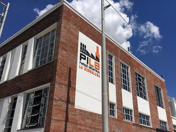 Parque Industrial - Galpón -  484 m2 cubiertos - Alquiler - Quilmes