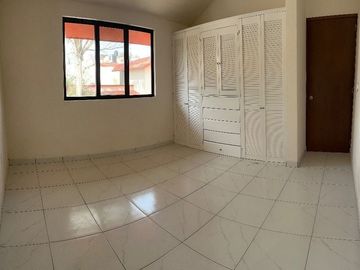 VENDO CASA EN LAGO DE GUADALUPE $4,100,000