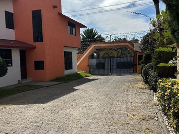 VENDO CASA EN LAGO DE GUADALUPE $4,100,000