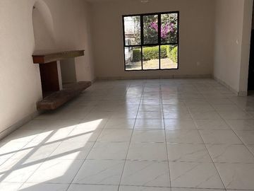 VENDO CASA EN LAGO DE GUADALUPE $4,100,000