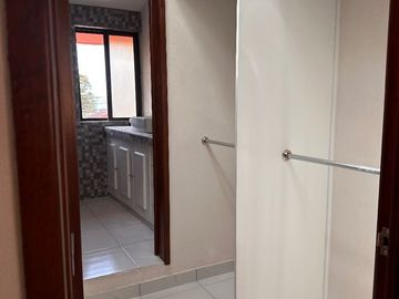 VENDO CASA EN LAGO DE GUADALUPE $4,100,000