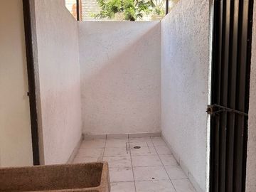 VENDO CASA EN LAGO DE GUADALUPE $4,100,000