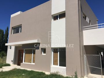 Venta de casa de 3 dormitorios en Plottier