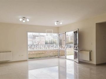 Venta de casa de 3 dormitorios en Plottier