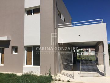Venta de casa de 3 dormitorios en Plottier