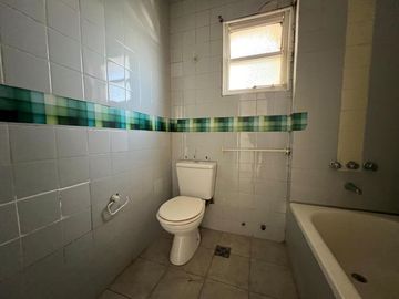 Departamento cuatro ambientes a la venta en Wilde