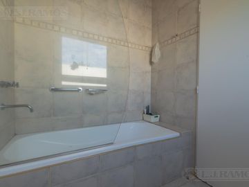 Casa con 3 dormitorios en venta en  Los Sauces - Nordelta