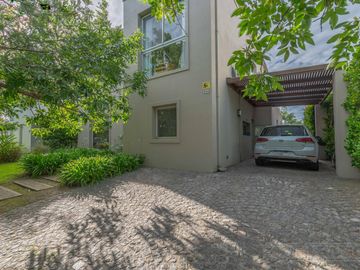 Casa con 3 dormitorios en venta en  Los Sauces - Nordelta