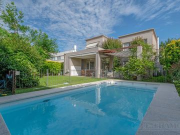 Casa con 3 dormitorios en venta en  Los Sauces - Nordelta