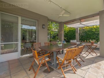 Casa con 3 dormitorios en venta en  Los Sauces - Nordelta