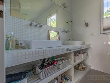 Casa con 3 dormitorios en venta en  Los Sauces - Nordelta