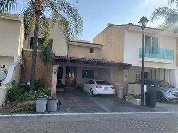 Casa en Venta en Jardines de Guadalupe - Coto Leal 9Y