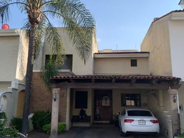 Casa en Venta en Jardines de Guadalupe - Coto Leal 9Y