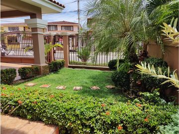 VENTA DE CASA EN VILLAS DEL GOLF cv