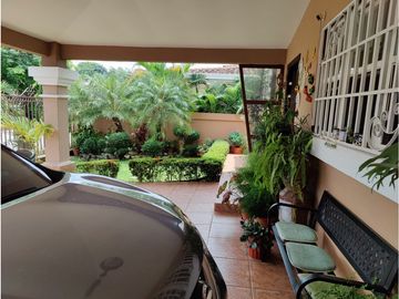 VENTA DE CASA EN VILLAS DEL GOLF cv