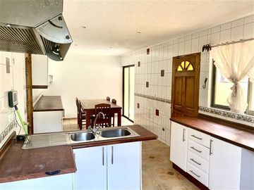 Casa en Venta en Cercana Av Santa Teresa / Tres Carrera / 5D 4B