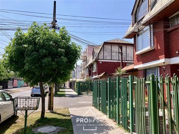 Departamento en Venta en Departamento 2 Dormitorios, Cerca Metro, Centros Comerciales