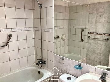 Departamento en Venta en Departamento 2 Dormitorios, Cerca Metro, Centros Comerciales