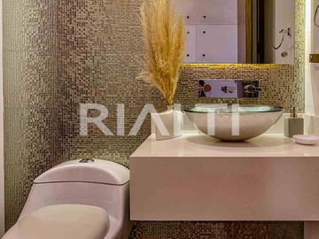 Departamento en venta con jardín en Cumbayá, 2 dormitorios