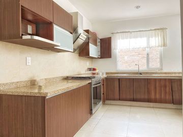 Casa en Venta en el Fraccionamiento Tirio, Barrio de Yerbabuena, Guanajuato