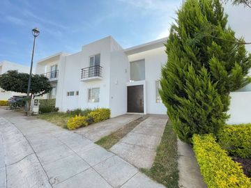 Casa en Venta en el Fraccionamiento Tirio, Barrio de Yerbabuena, Guanajuato