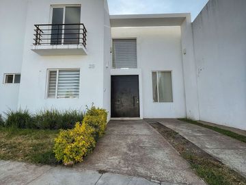 Casa en Venta en el Fraccionamiento Tirio, Barrio de Yerbabuena, Guanajuato