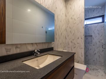 CASA DE LUJO NUEVA EN VENTA RESERVA REAL