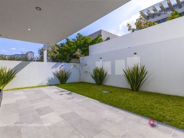 CASA DE LUJO NUEVA EN VENTA RESERVA REAL