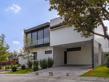 CASA DE LUJO NUEVA EN VENTA RESERVA REAL